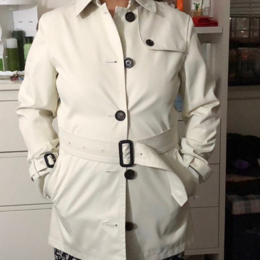 Women’s Burberry half trench